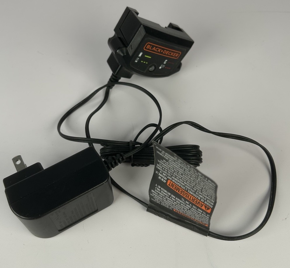 Black+Decker LBXR20 20V MAX Lithium Ion Battery With Charger Works