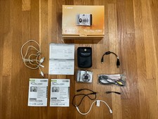 Canon Powershot A560 Digital Camera 7.1 MP Silver 4X Zoom Memory Complete In Box