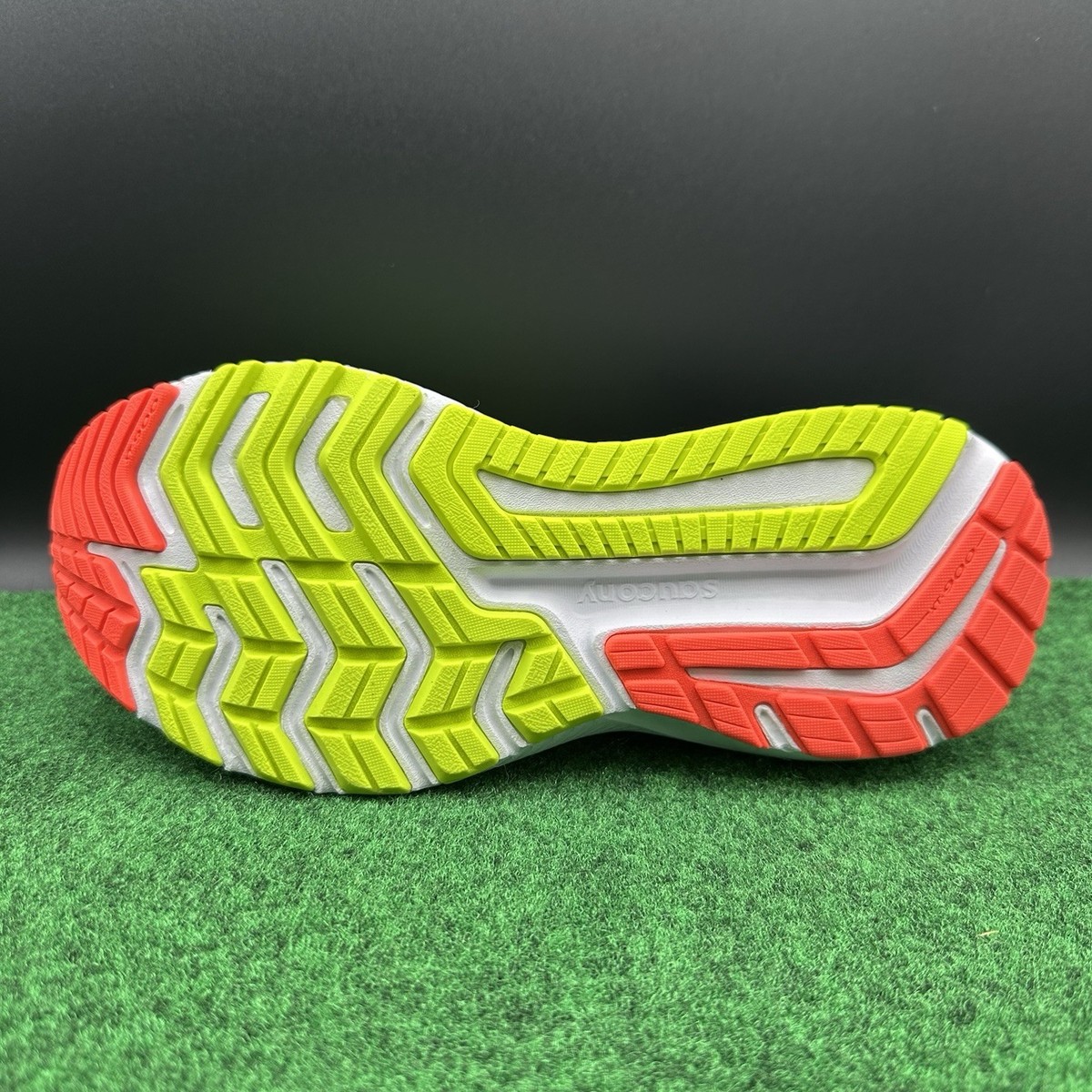 Women's 7 M - Saucony Omni 20 Green PWR RUN Running Shoes Sneakers