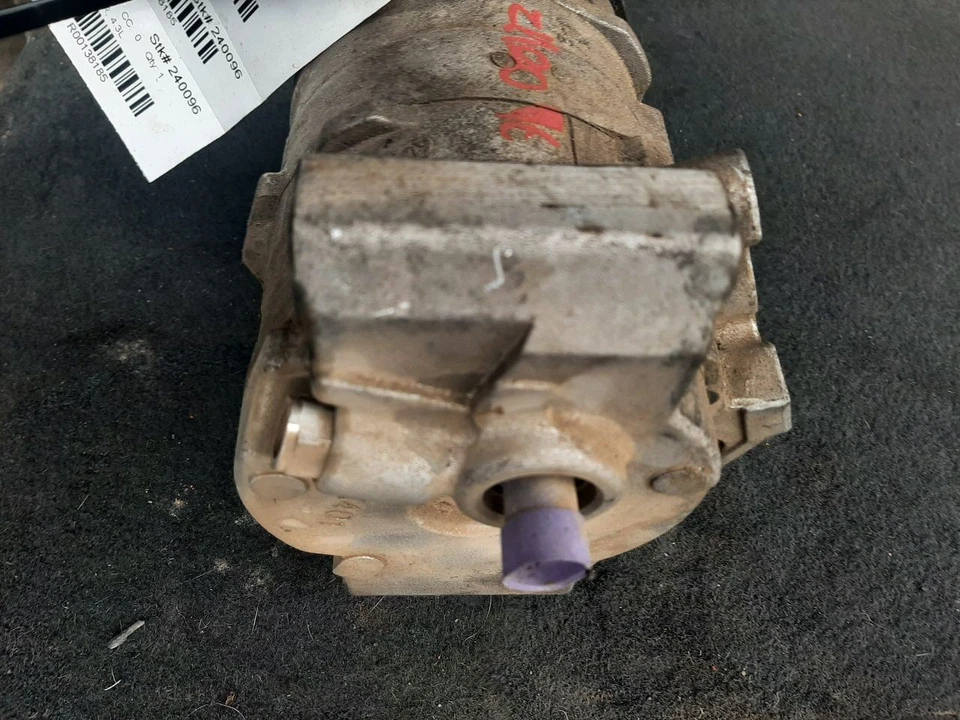 2004-2007 CHEVROLET EXPRESS 1500 VAN AC Compressor 4.3L 10366546 - Image 3 of 4