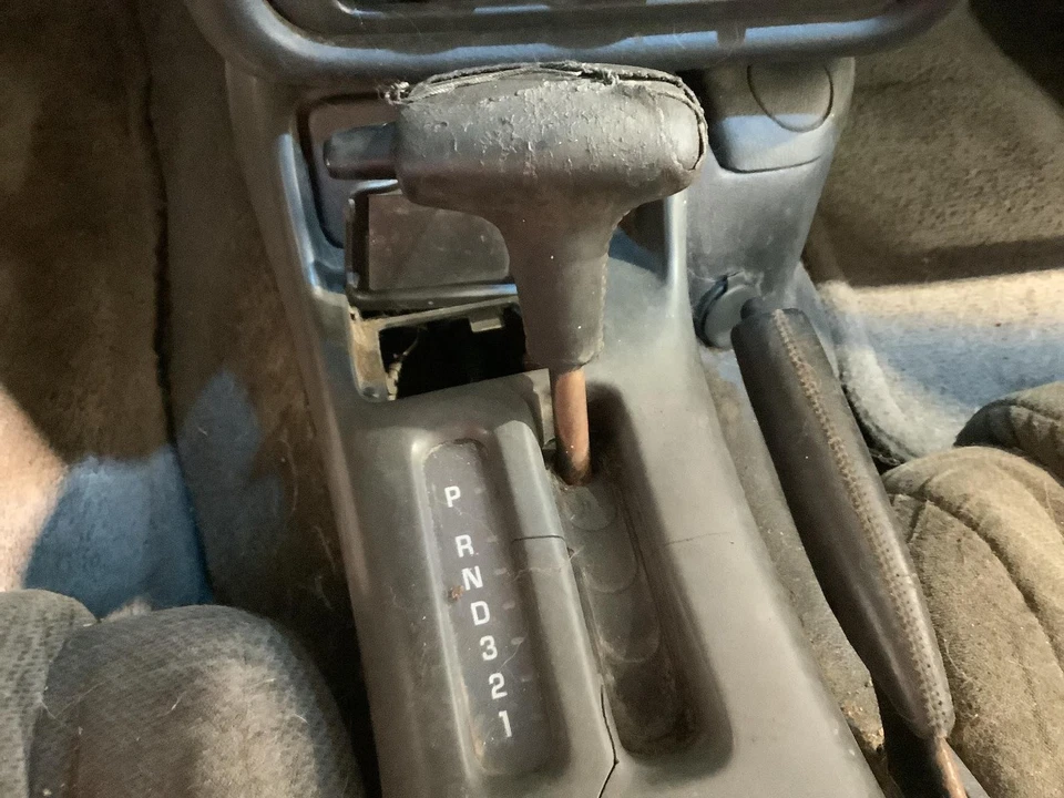 Used Deck Lid fits: 1999 Pontiac Firebird exc. Conv exc. Trans Am heated Grade A Foto 2 de 4