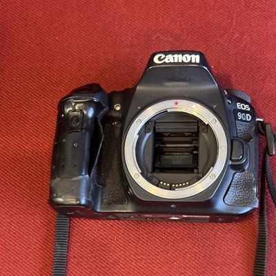 Canon EOS 90D 32.5MP Digital SLR Camera Body Only Black 3in HDMI/USB