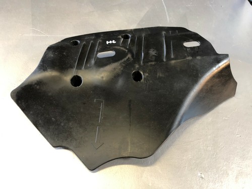 BMW 1er F20 116d ed Hinterachse Abdeckung hinten links 6769137