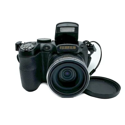 Fujifilm FinePix S2800HD Digitalkamera 14 MP Y2K Schwarz - Bild 1 von 4