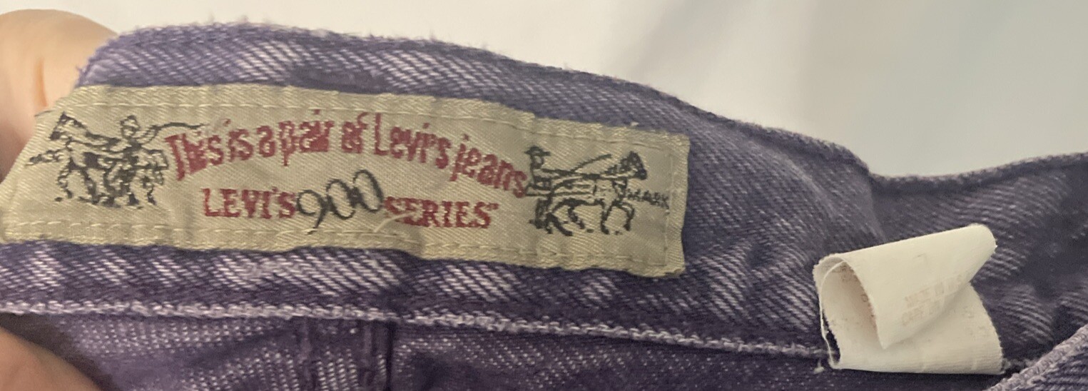 Vintage Women’s Size 7 Levi’s 900 Series Jeans Purple High Rise Tapered Mom Jean thumbnail 3