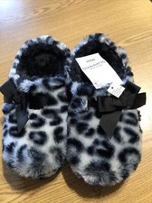 Mixit Womens Small Furry Cozy Black Animal Print Slippers Retail 24 SW-68 