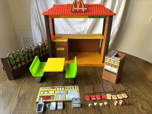 1982 Barbie Loves McDonalds Playset Restaurant 99% Complete Mattel Vintage