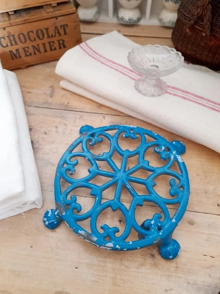 Dessous De Plat Ancien Reuge – Céramique Et Bois – Années 50 – Joue “L'eau Vive” – Vintage