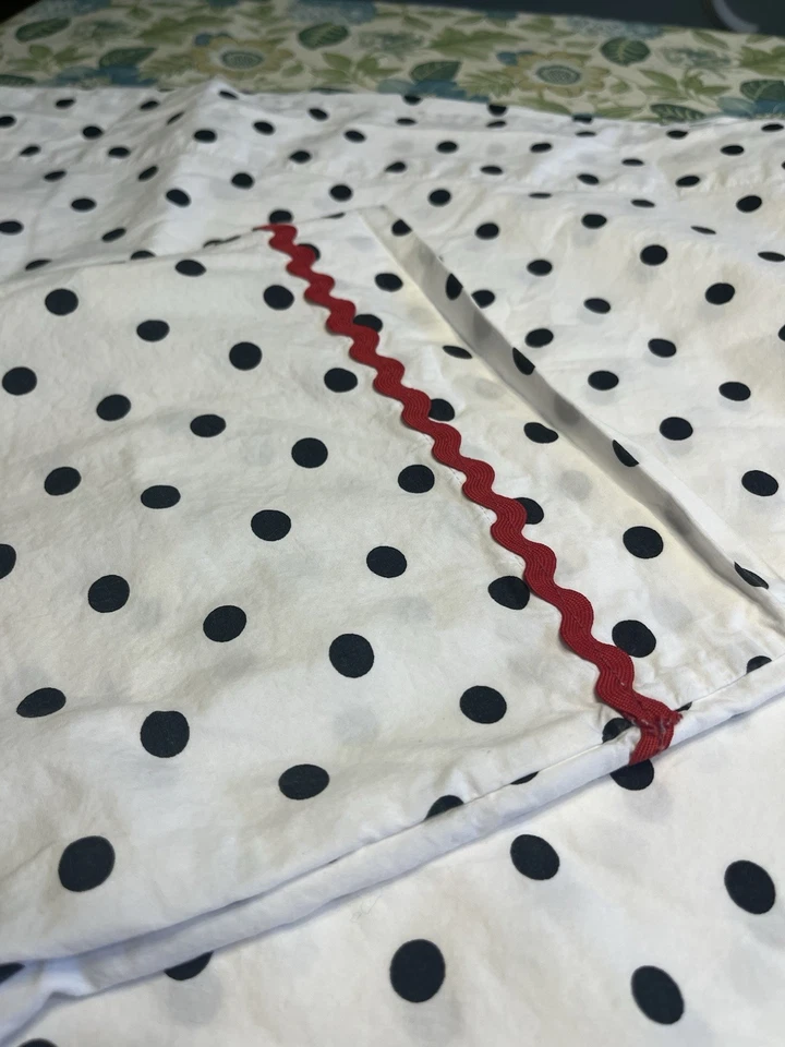 Pottery Barn White w Black Polka Dot Flat Sheet & Pillowcase Twin XL - Image 2 of 4