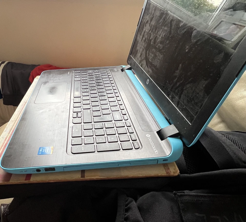 HP Pavilion 15 p247sa i3 5010U 8Gb Ram, 1Tb HDD With Dvd & Beats Audio - Image 3 of 4