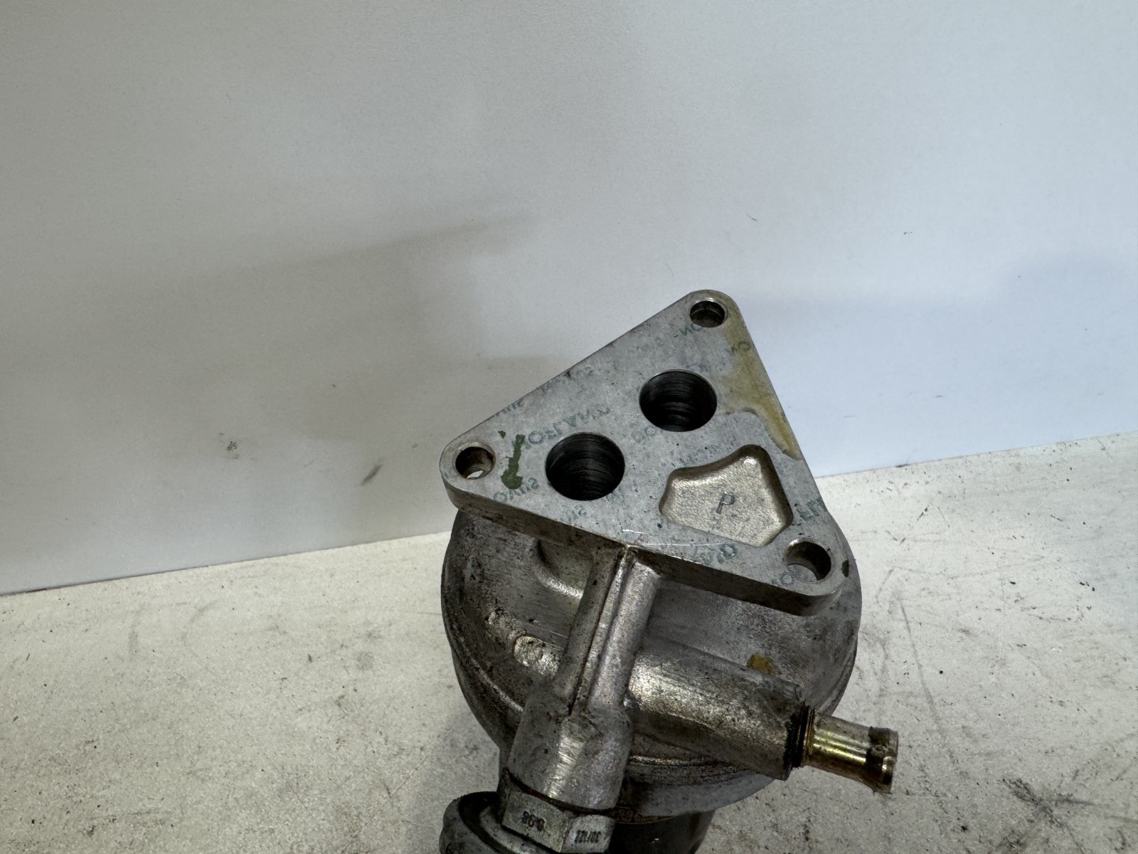 1999 FERRARI F355 CONVERTIBLE OEM U.S LHD ENGINE OIL PEDISTAL FILTER MOUNT F129C