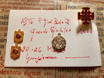 #ad RARE LOT RELICS Pope John Paul II : Visit to Jerusalem during JUBILEE 2000 $394.99