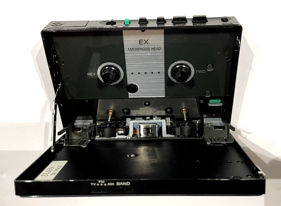 JUNK Sony WM-F550C Walkman Portable Cassette Player Radio AM/FM