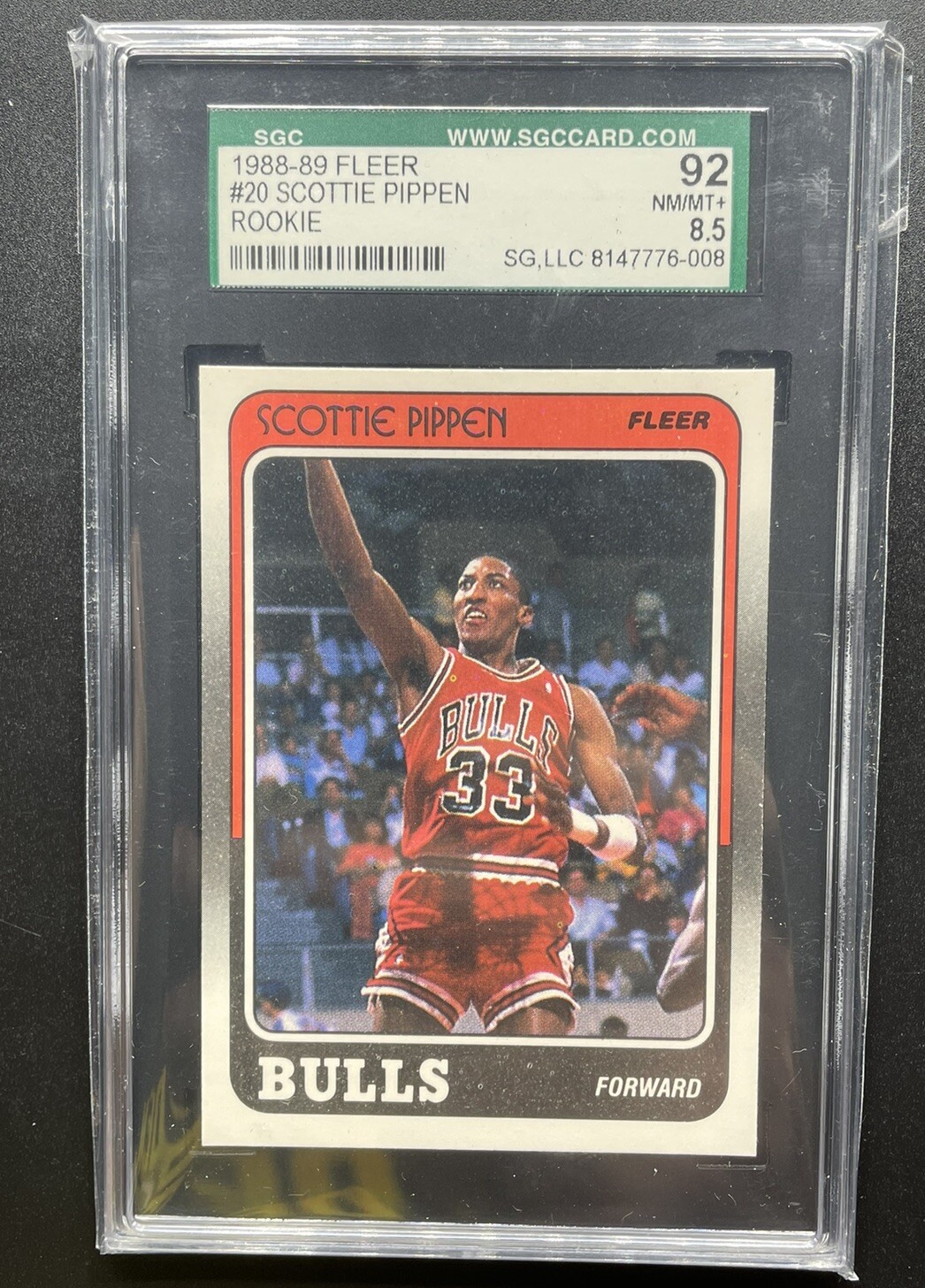 1988-89 Fleer #20 Scottie Pippen RC Rookie SGC 8.5 Chicago Bulls HOF Graded
