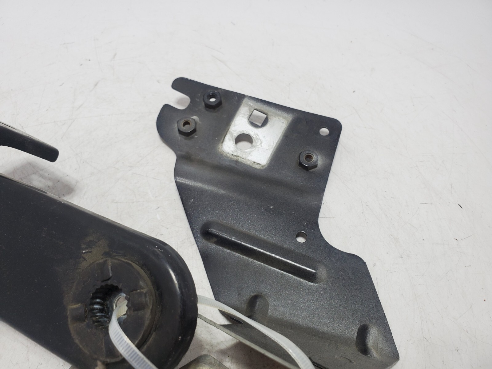 ✅ 14-19 OEM Maserati Ghibli M157 3.0L Front Left Intercooler Bracket Holder