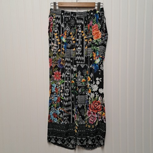 NWT Shana Capri Pants Womens S Black Tropical Satin Wide Leg Pull On Crop Resort