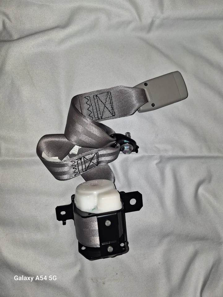 CINTURÓN DE SEGURIDAD CENTRAL TRASERO NISSAN MAXIMA 00-02 RETRACTOR CON HEBILLA PARTE #888422Y921 Foto 2 de 2