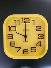 CUTE Retro Spartus Quarts Kitchen Clock. Yellow Square