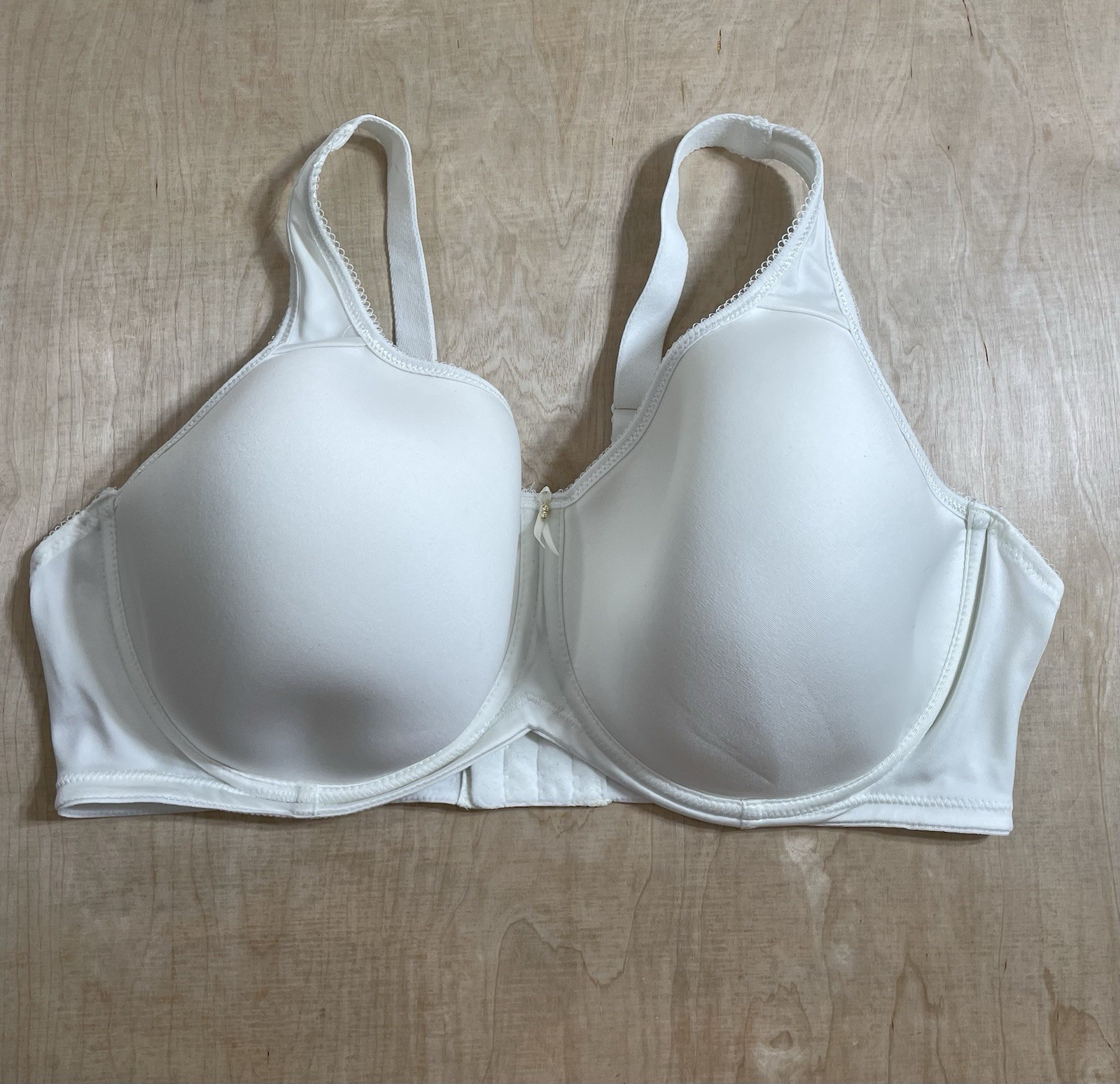 Wacoal 853192 Basic Beauty Spacer Underwire T-Shirt Bra, White, Size 44D