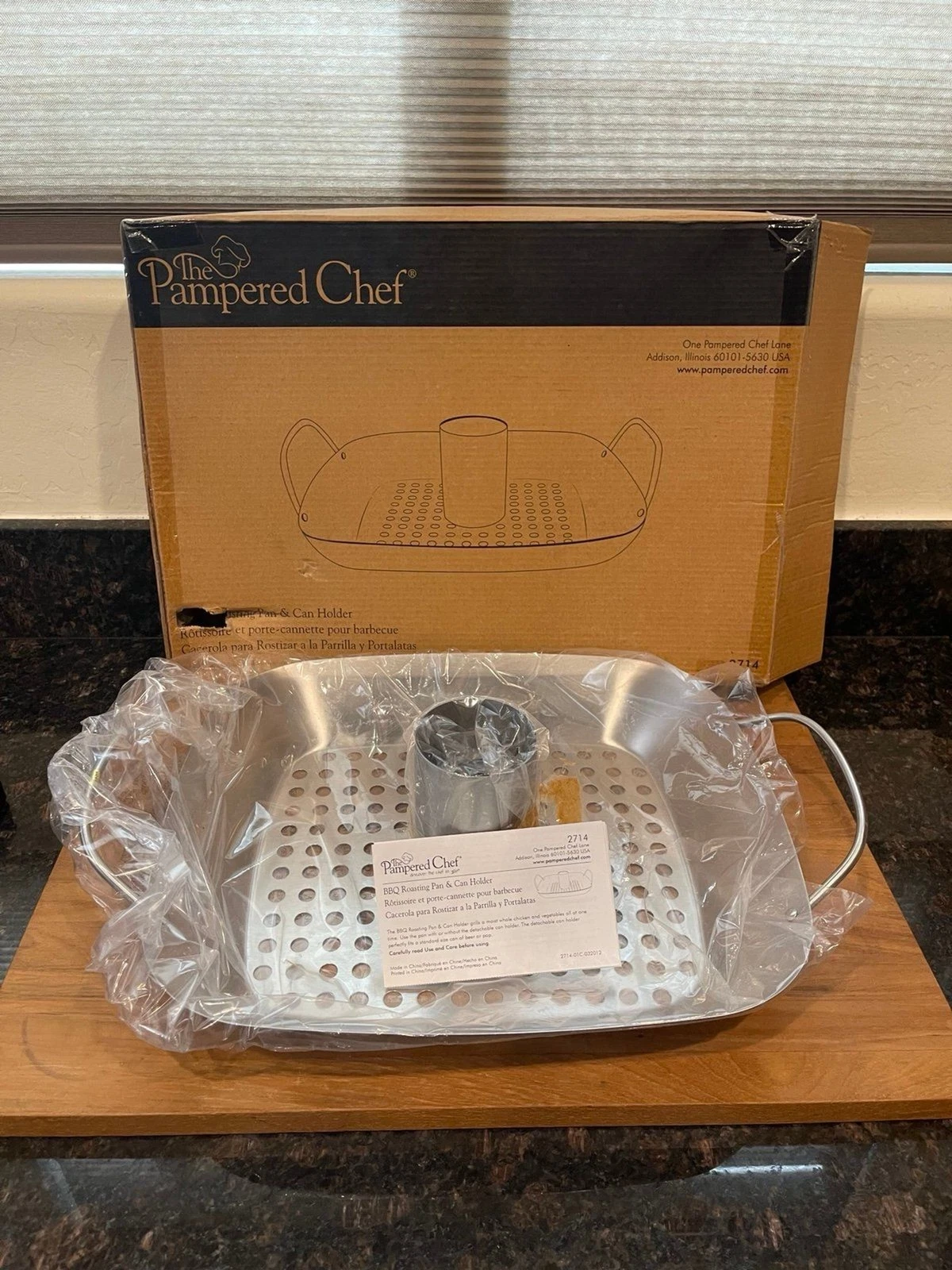 The Pampered Chef BBQ Roasting Pan and Can Holder
