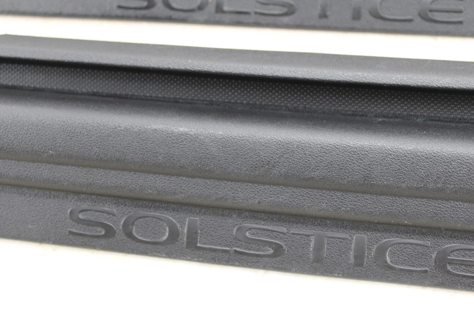 Juego de molduras de umbral de puerta Pontiac Solstice 2006-2008 OEM ME80 Foto 3 de 4