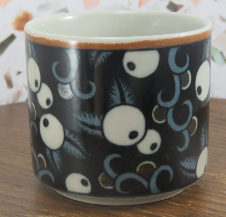 Set of 4 Vintage Arabia Finland Taika Blue Berry Pattern Teacups