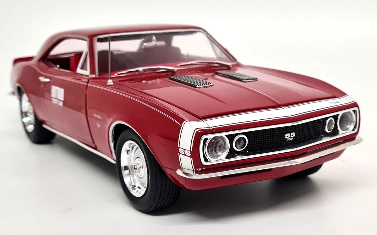 Autoworld 1/18 Chevy Camaro SS 1967 Hot Rod Magazine Test Car