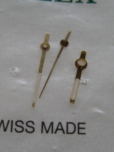 GENUINE ROLEX WATCH MOVEMENT SPARE PART YELLOW GOLD & LUMI HANDS - Picture 23 of 24