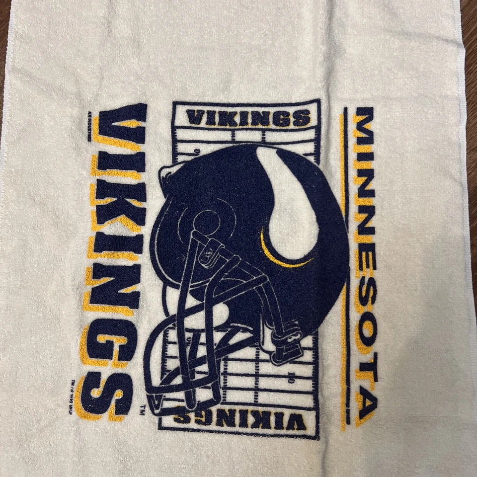 Capacete Minnesota Vikings 16”x 26” 100% algodão rally bege toalha roxo. - Imagem 2 de 4