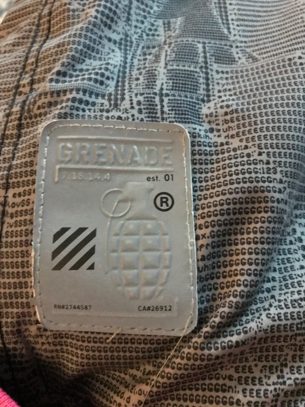 Grenade Winter Snowboarding Jacket Medium
