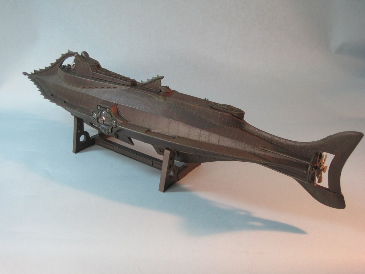 20K Submarine Nautilus 31 inches in length