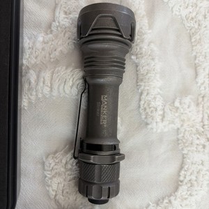 Saldi MANKER Torcia tattica EDC da 430 metri,batteria 14500 Saldi MANKER Torcia tattica EDC da 430 metri,batteria 14500