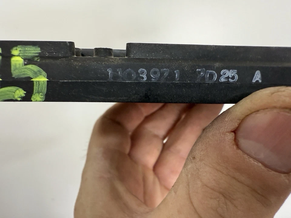 Módulo de control de encendido 93-99 Cadillac Deville Seville Allante 4,6 L 1103971 OEM Foto 2 de 4