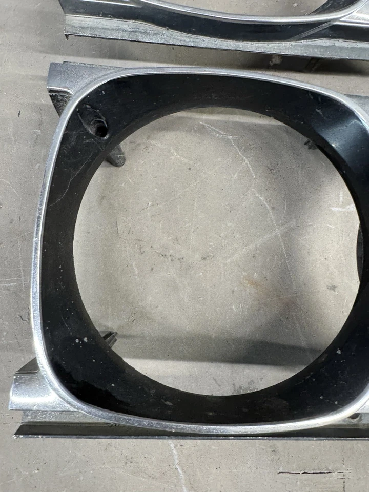 Pontiac GTO 1968 1969 faros cucharones biseles de ajuste faro cejas LeMans OEM Foto 2 de 4