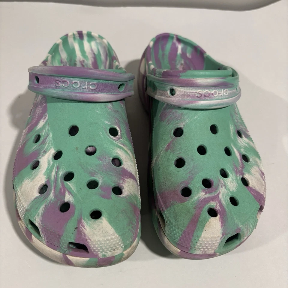 Zueco Crocs para mujer 10 jaspeado verde azulado púrpura zapato sin cordones plataforma de playa Foto 4 de 4