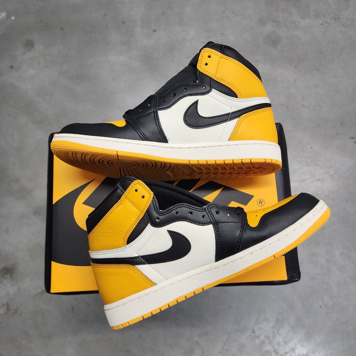 Nike Air Jordan 1 Retro High OG Taxi Yellow Toe | 555088-711