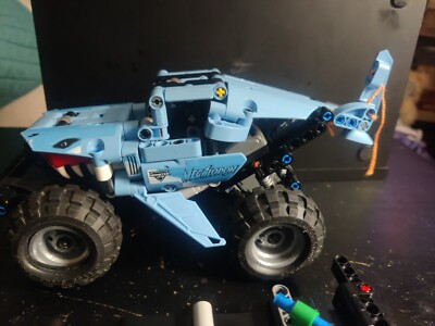 LEGO Monster Jam Megalodon TECHNIC Pull Back (42134)