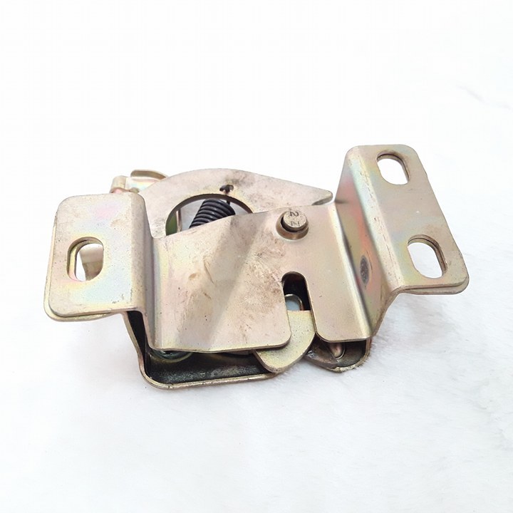 DATSUN NISSAN CHERRY N10 Hood Frame Lock Lower Genuine Parts NOS