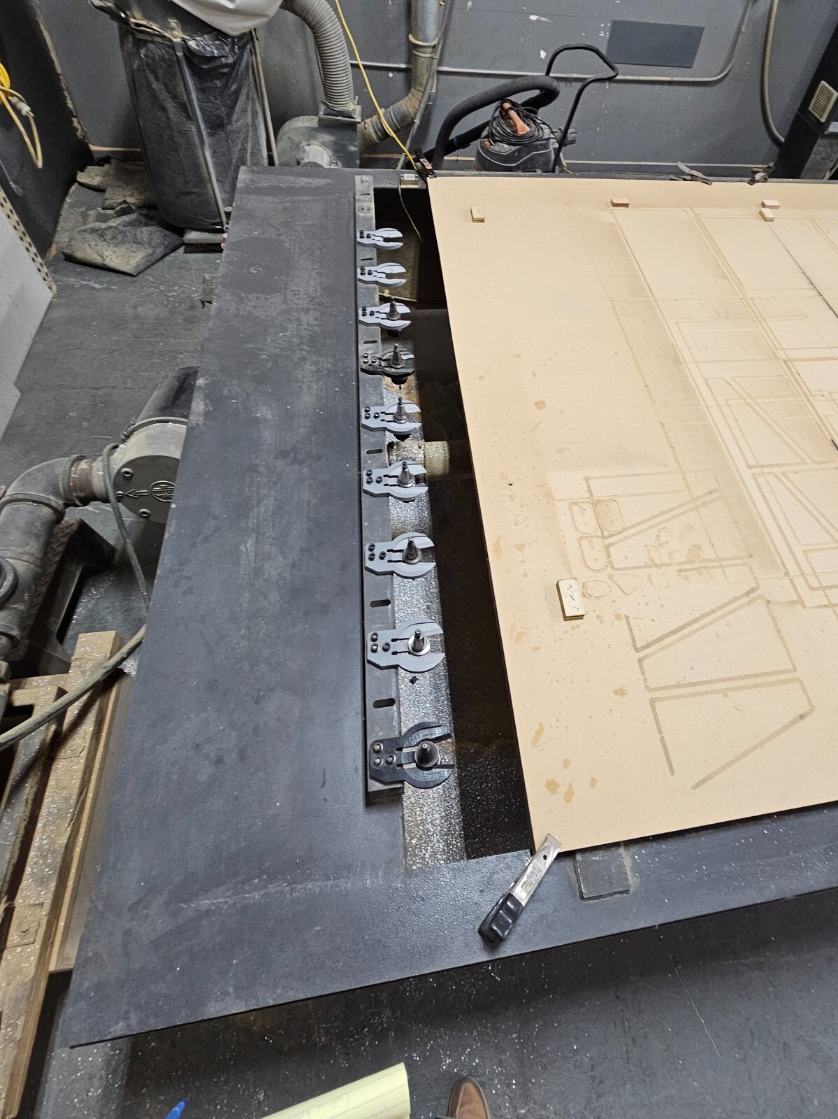 Multicam 3000 Series CNC Router With Vacuum Hold Down Table eBay