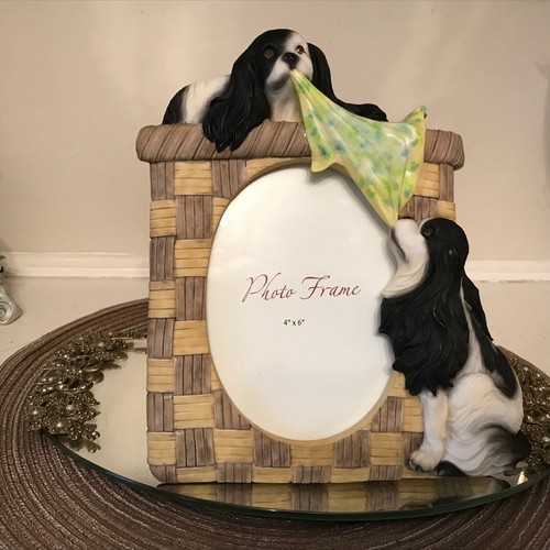 DOGS PLAYING PHOTO FRAME COCKER SPANIELS RESIN 4X6 3D FABULOUS - Picture 5 of 6
