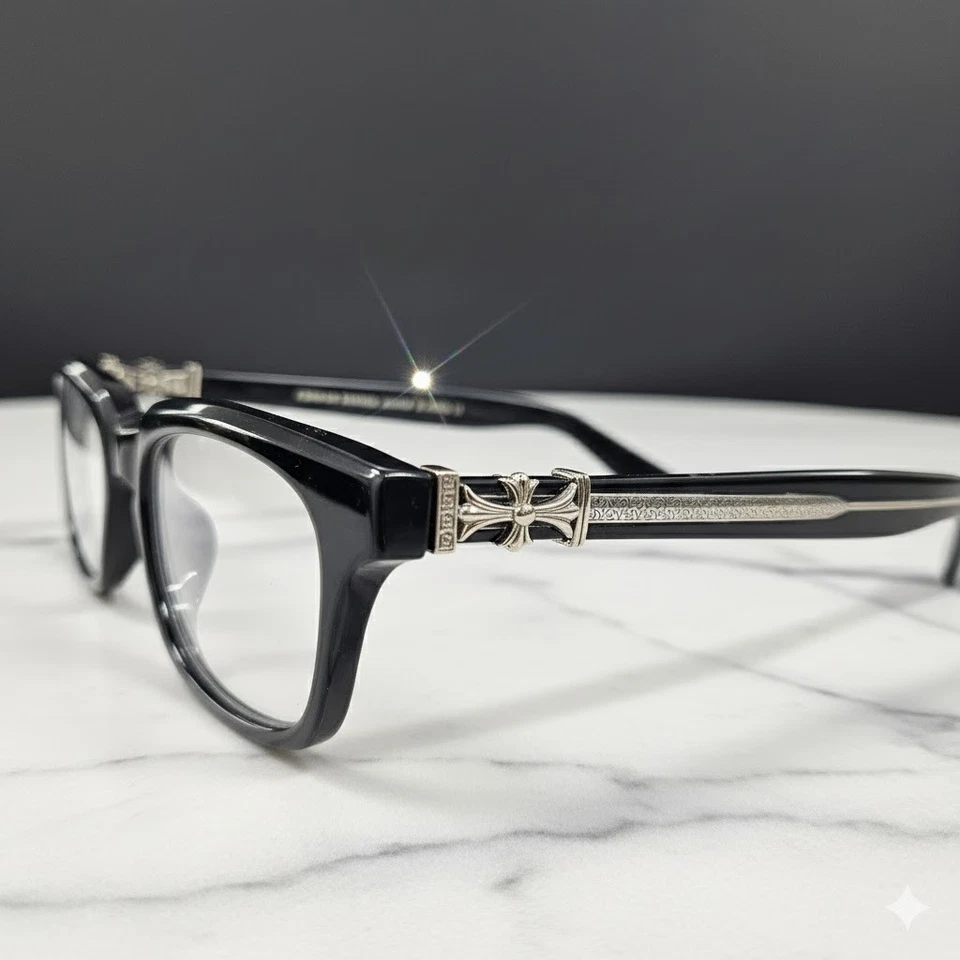 Marco de gafas negro estilo corazones cromados brazos cruzados plateados unisex Foto 2 de 3