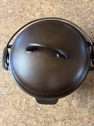 Griswold 2605Cast Iron #6 Tite-Top Dutch Oven Enamel Inside Lid Made Mar.18-1920
