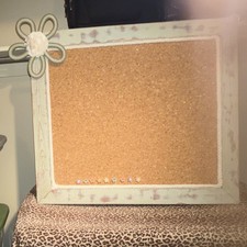 Farmhouse Framed Rectangle Cork Bulletin Board with Flower Accents, Wall-Mounted
