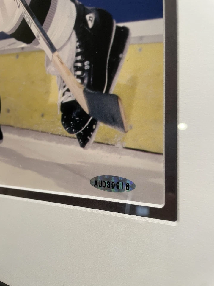 Wayne Gretzky LA Kings Signed 16x20 Framed Photo UDA COA - High Grade Signature - Image 4 of 4