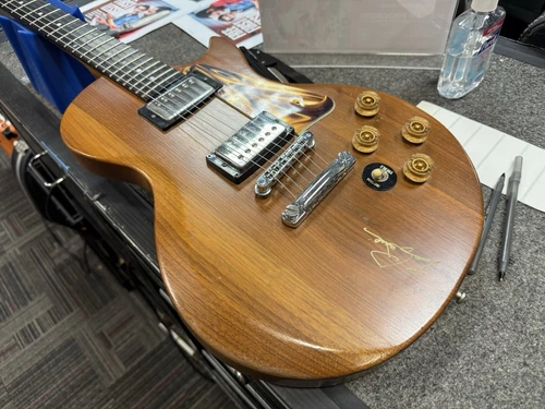 Autographed 1979 Gibson Les Paul w/ Case and Photograph of Les Paul signing