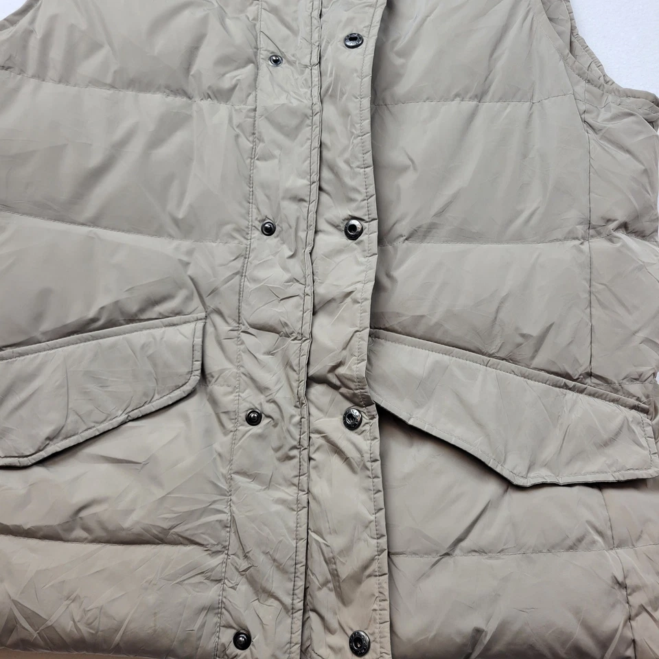 Chaleco acolchado Banana Republic para hombre color tostado talla mediana bolsillos acolchados cuello alto plumón Foto 3 de 4