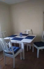 Amish Crafted White Drop Leaf Table and Four Chairs  Excellent Condition