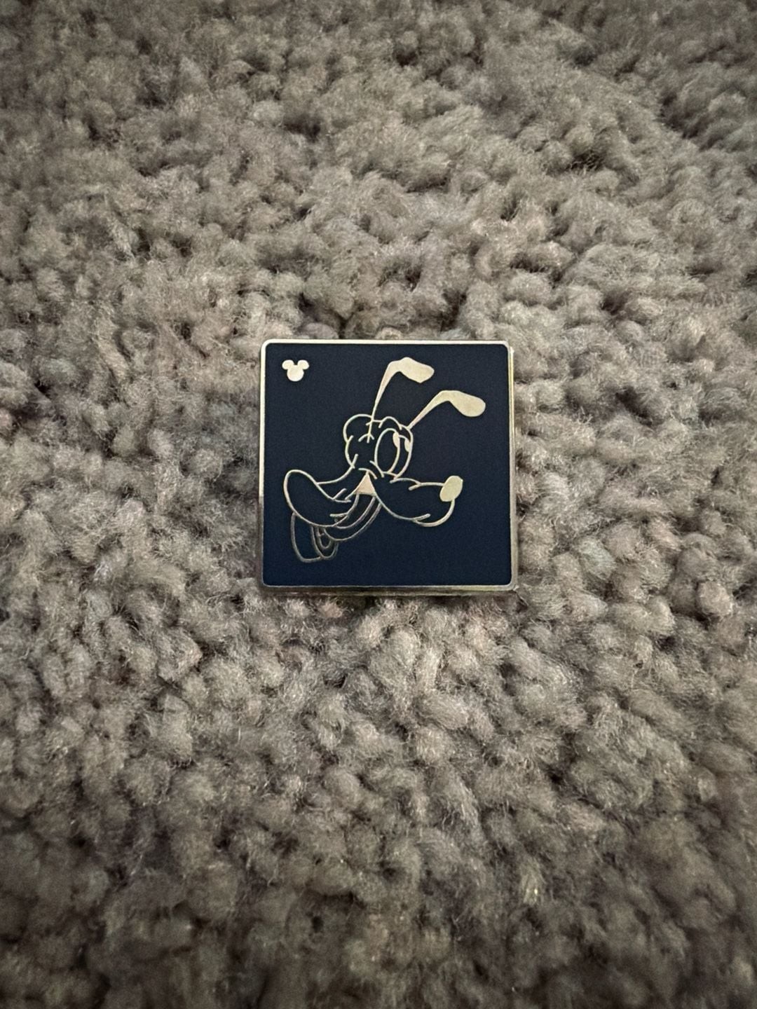 Disney Hidden Mickey Pluto Square Character Outline Completer Pin