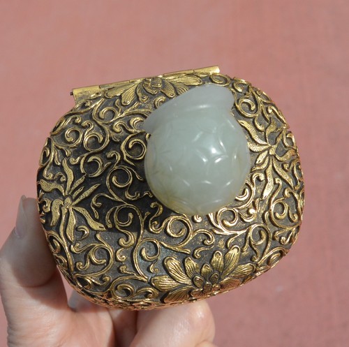 19C Chinese Jade Carved Carving Finial Gilt Bronze carved Lotus Box Mk - Picture 8 of 12