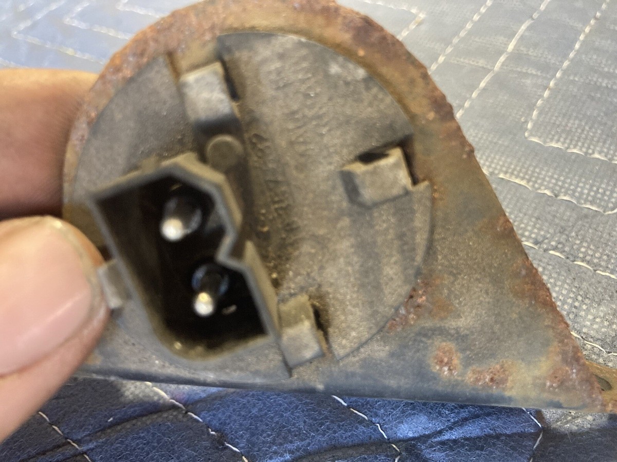 1988-1996 BMW E34 5 Series 525i 535i Headlight Washer Heater 
